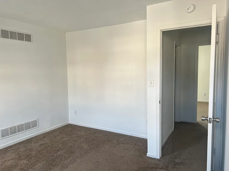 325 Barley Dr — Photo 5