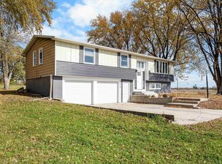 8919 Hackberry Dr, Dunkerton, IA 50626