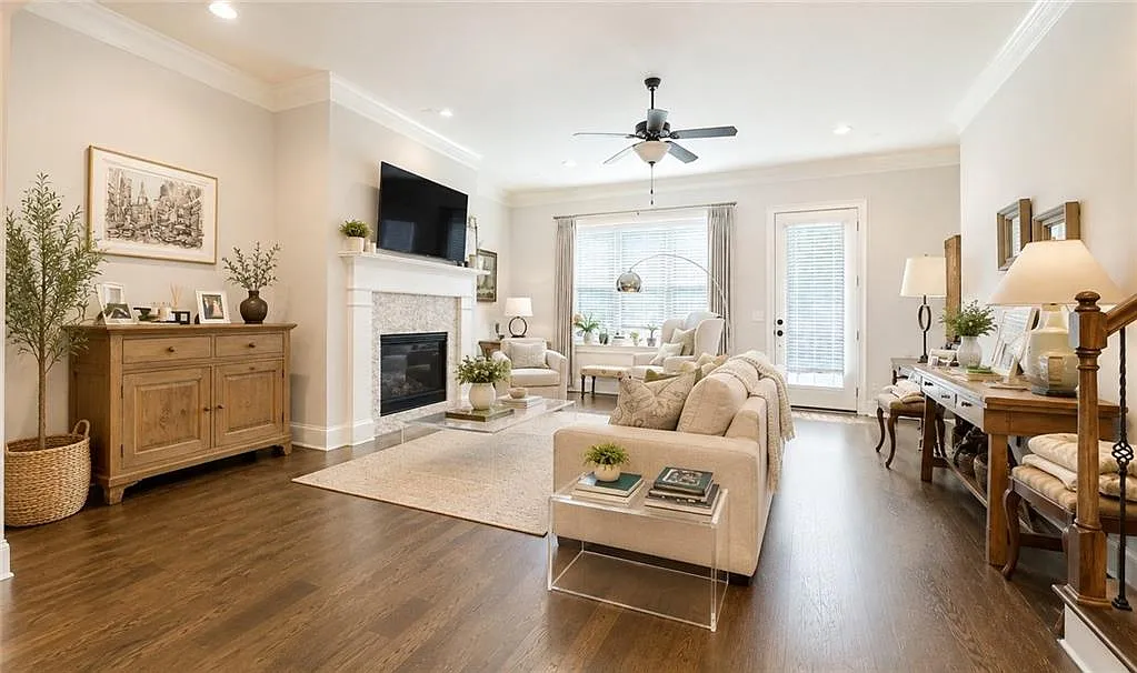 4 bed, 4.5 bath, 4020 sqft, $4,500 — Photo 3