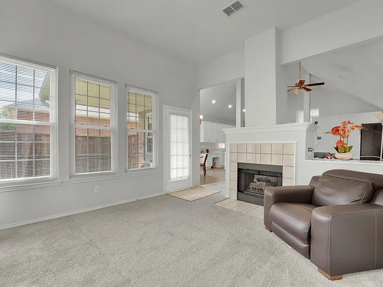 4021 Aldenham Dr — Photo 17