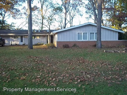 2nd image of 3210 E Lake Dr S