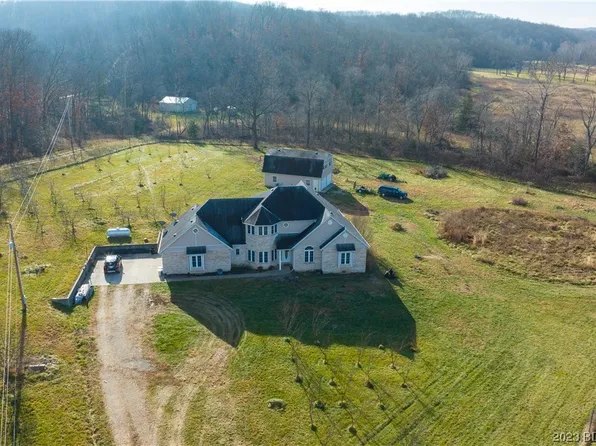906 Rocky Knl, Roach, MO 65787