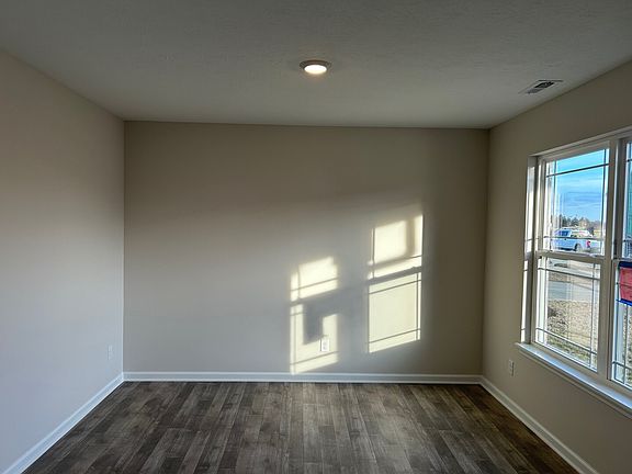 3rd image of 1418 Fleming Dr