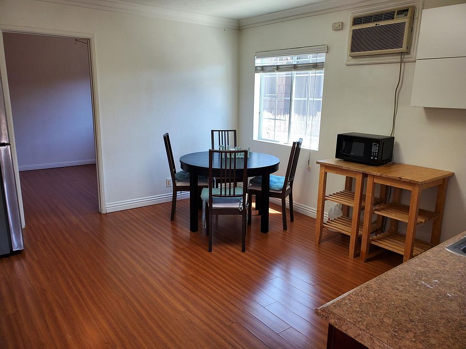 1st image of 127 S Gramercy Pl