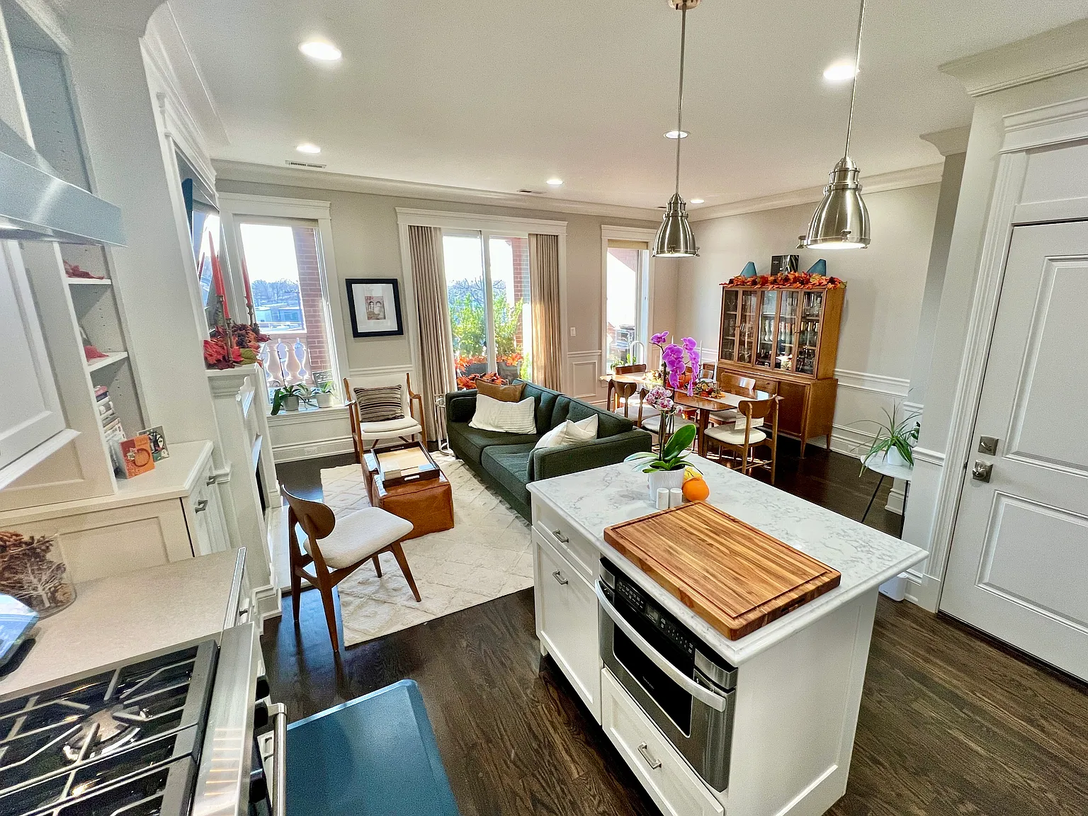 4245 N Lincoln Ave — Photo 4