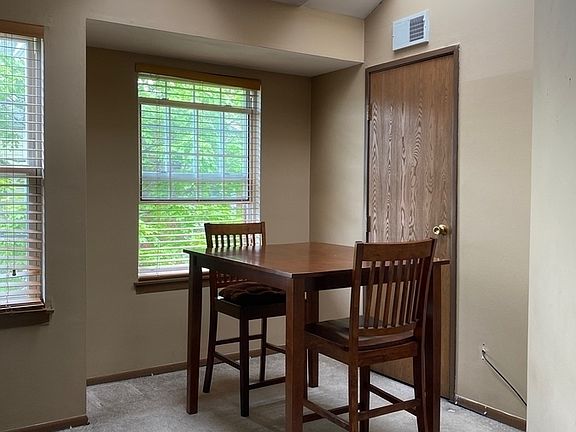 3rd image of 1301 Wyndham Dr APT 206