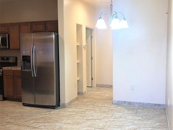 5th image of 826 Oasis Ave