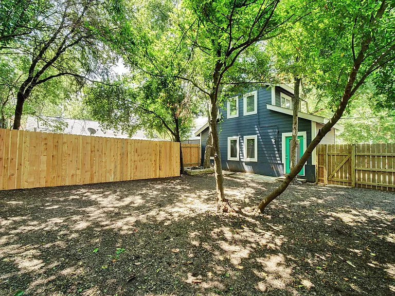 4506 Caswell Ave #B — Photo 24