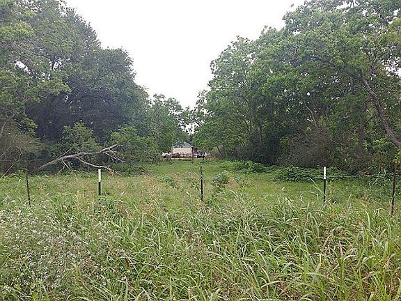 4th image of 7006 N Railroad Ave