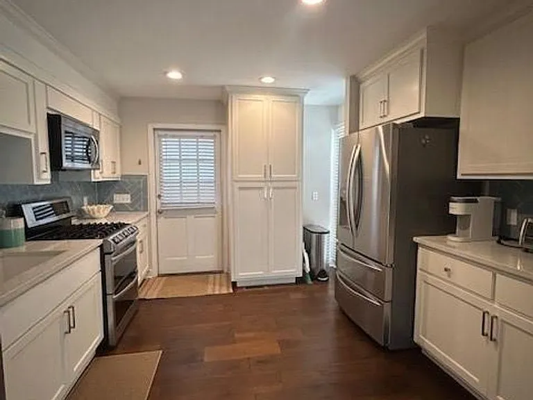 231 Menendez Ave — Photo 5