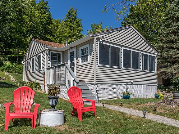 129 West Wakefield Boulevard