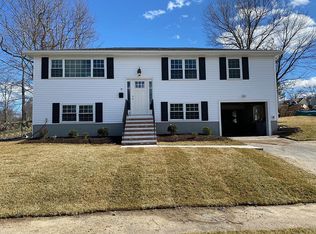 8 Grove Cir, Braintree, MA 02184