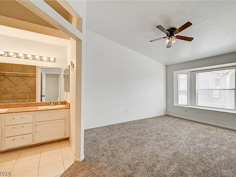 4040 Castle Cove Dr #4040 — Photo 22