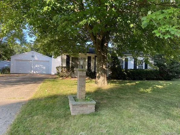 3615 Grafton St, Orion, MI 48359