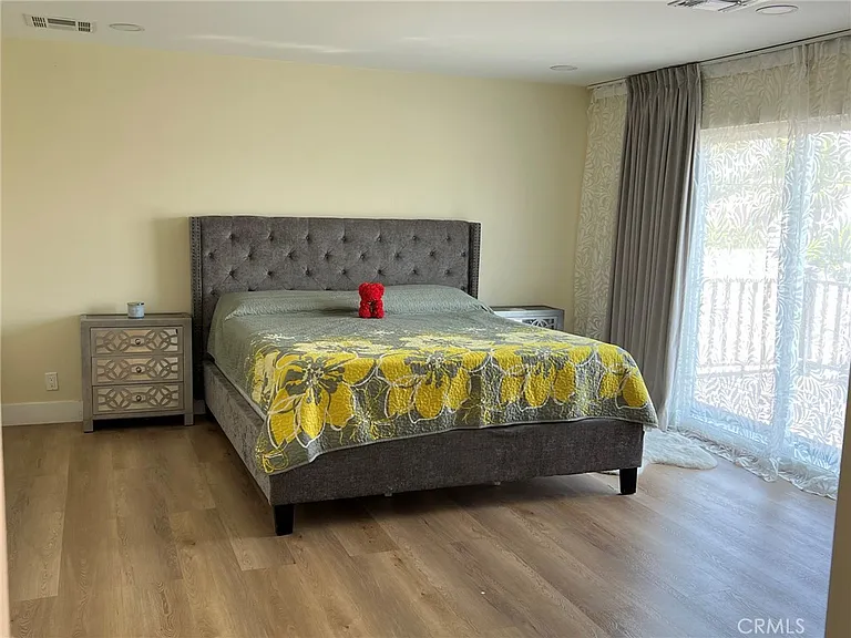 1432 N Catalina St — Photo 14