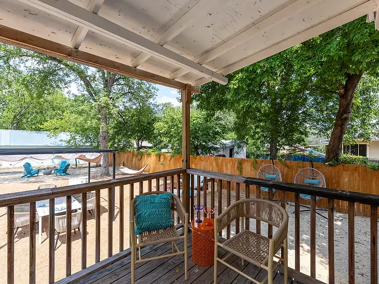 825 W Agarita Ave — Photo 29
