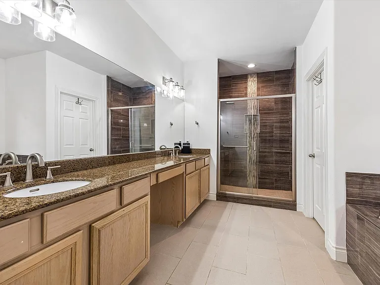 9044 Lakes At 610 Dr — Photo 5