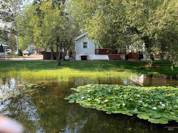 514-E13 N Sawyer St #E13, Cascade, ID 83611