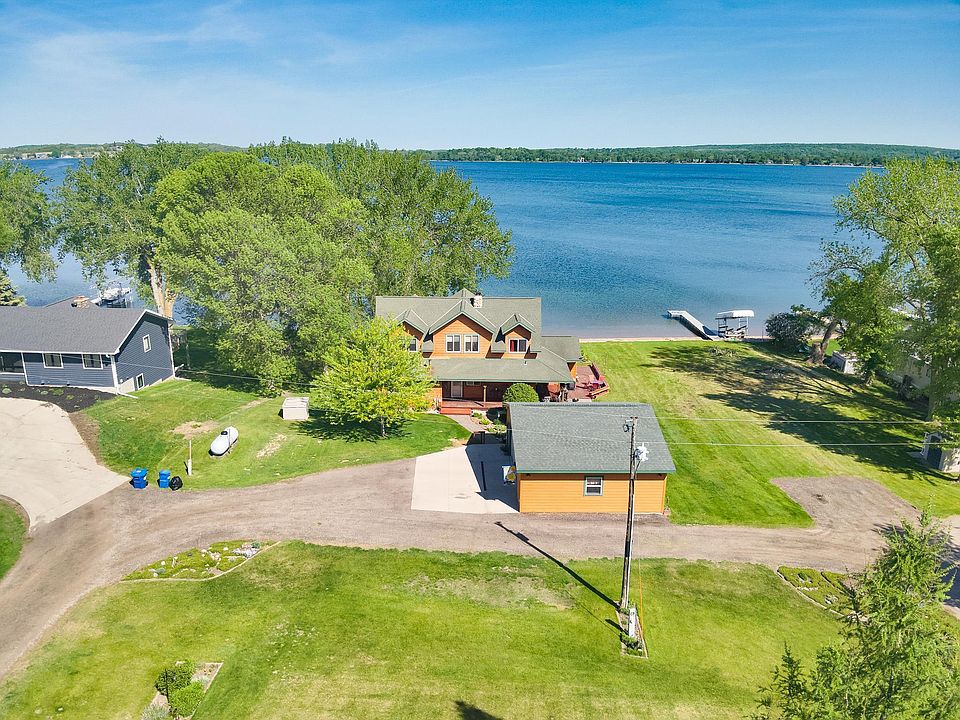 1st image of 21447 Sunny Dr