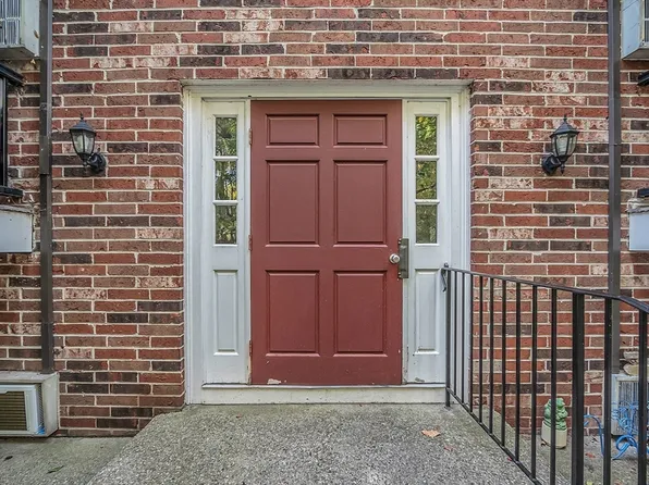 14 Walker Rd APT 7, North Andover, MA 01845