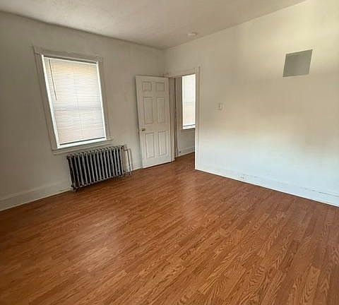 5th image of 535 Dickinson St