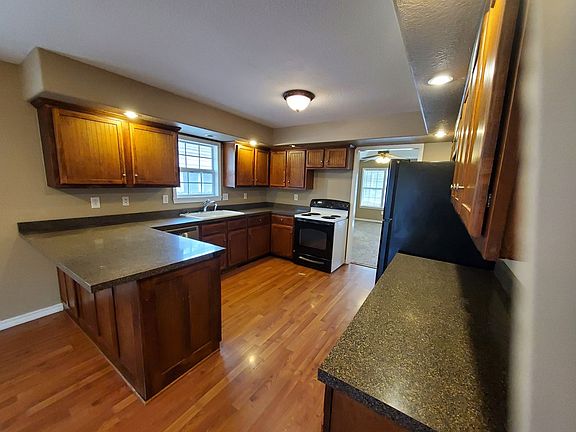 4th image of 1711 N Michigan St