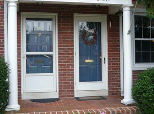 3434 S Utah St APT B, Arlington, VA 22206