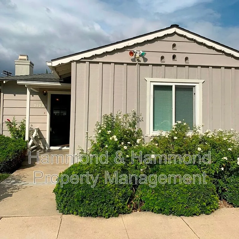 2 bed, 1.0 bath, 1000 sqft, $2,895 — Photo 1