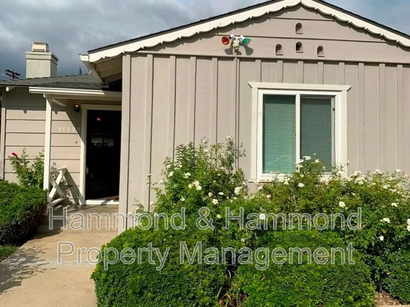 21229 De La Guerra St, Woodland Hills, CA 91364