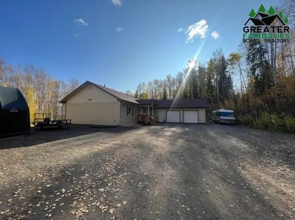 520 Golden Leaf Dr, Fairbanks, AK 99712