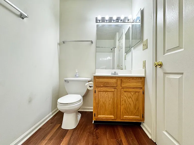 Forest Creek Apartments — Photo 12