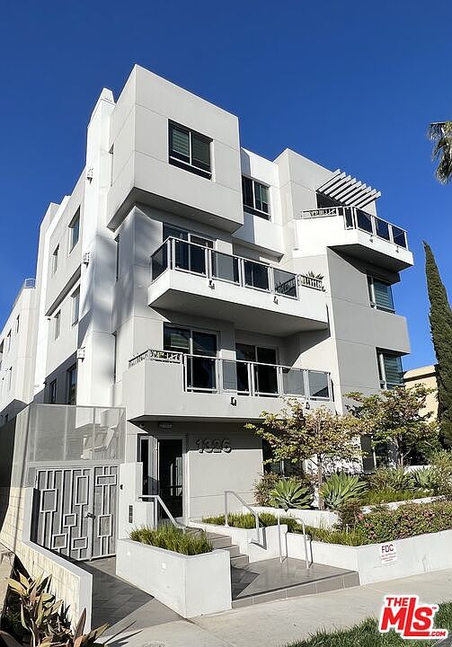 1st image of 1326 S Centinela Ave #302