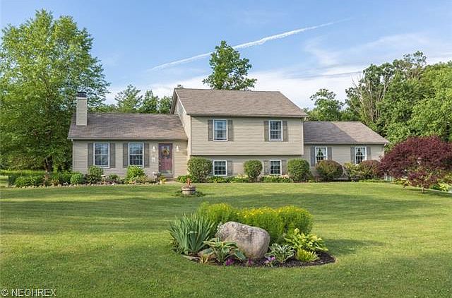 1st image of 15165 Moss Woods Dr