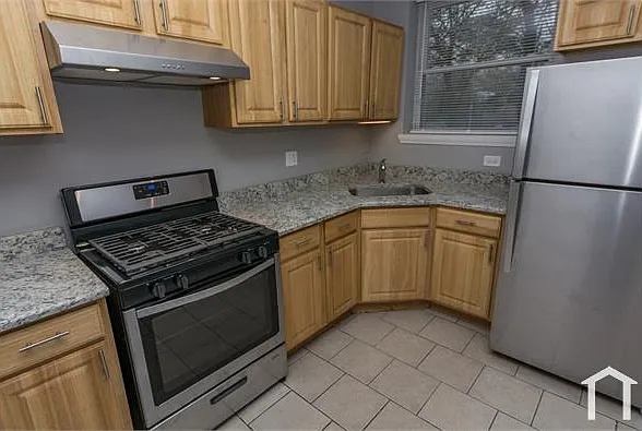 1141 E 79th Pl #2E — Photo 7