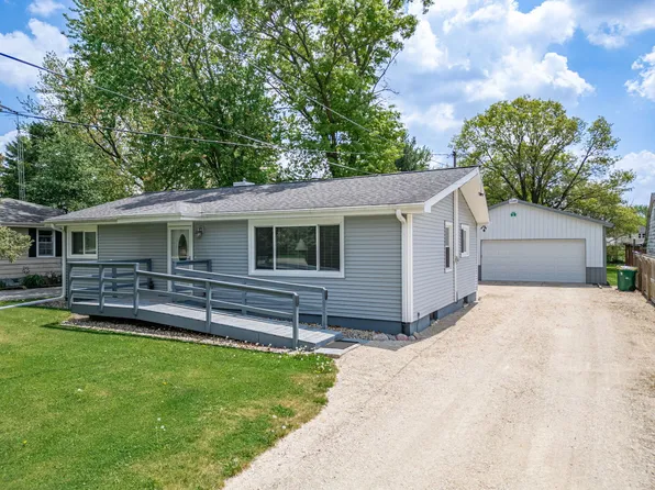 304 W Hortense Dr, Kirkland, IL 60146