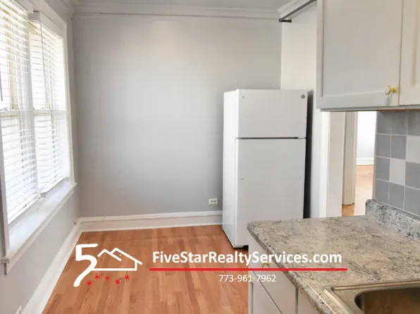 3434 W Irving Park Rd #15, Chicago, IL 60618