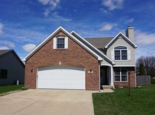 1071 Pickwick Dr, Rochelle, IL 61068