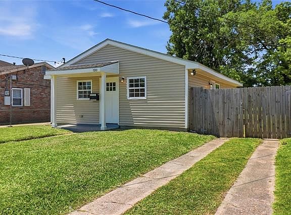 2nd image of 1720 Plaza Dr