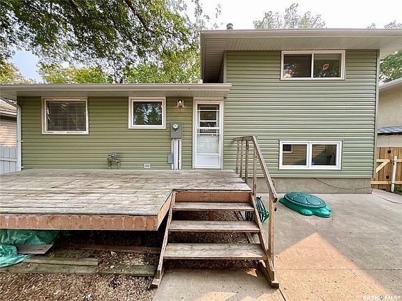 4th image of 32 Bannister Ave
