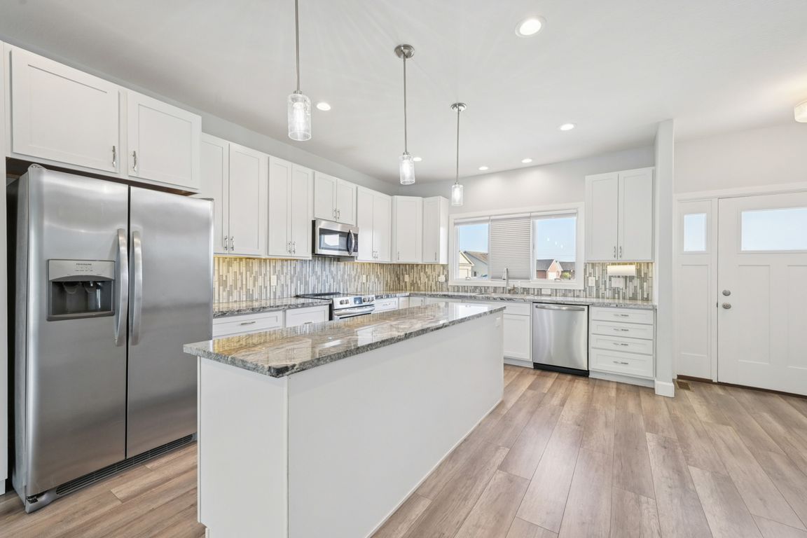 Creekview Ct-S1107-023.jpg