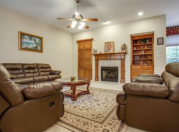 5th image of 8401 Orchard Hill Dr