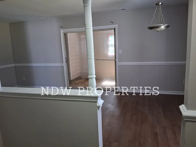 136 Butternut Ct — Photo 3