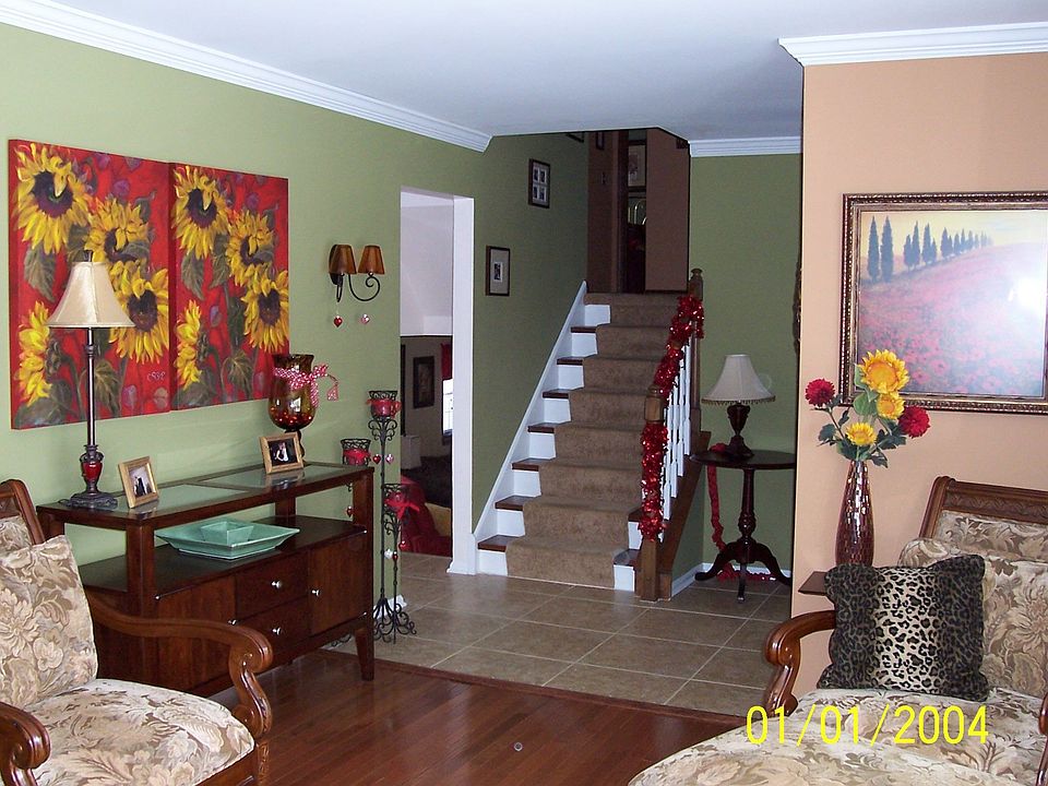Entry way & Living room
