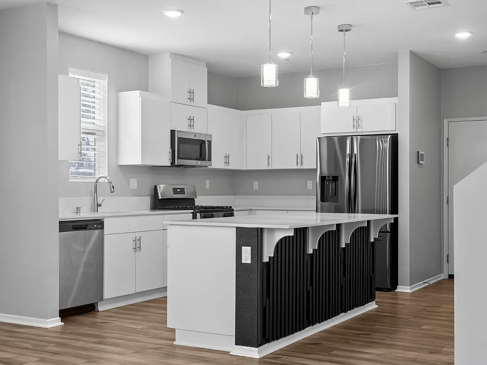 5223 Surfwalk Way #111