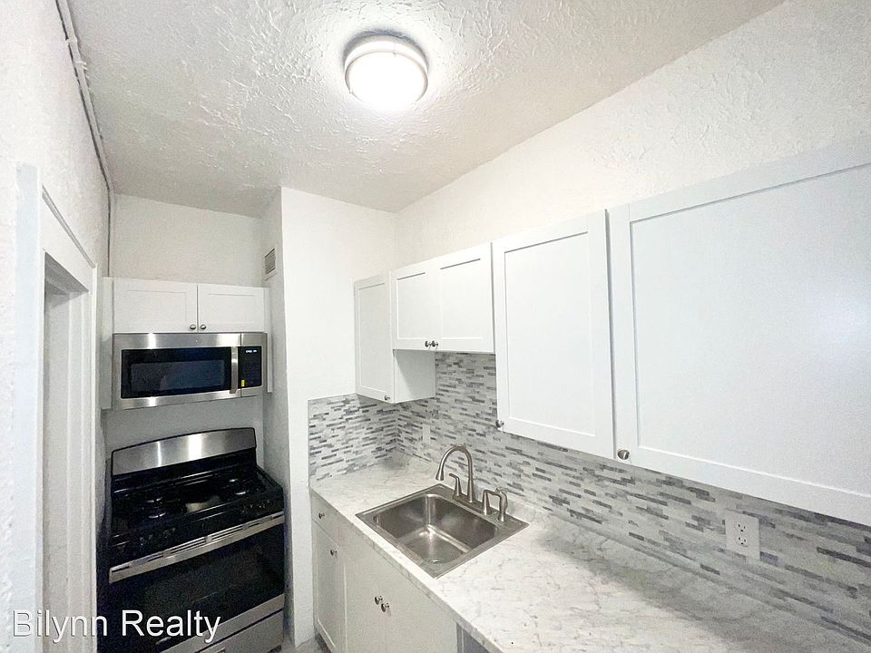 1st image of 323 N Westland Ave #12926162