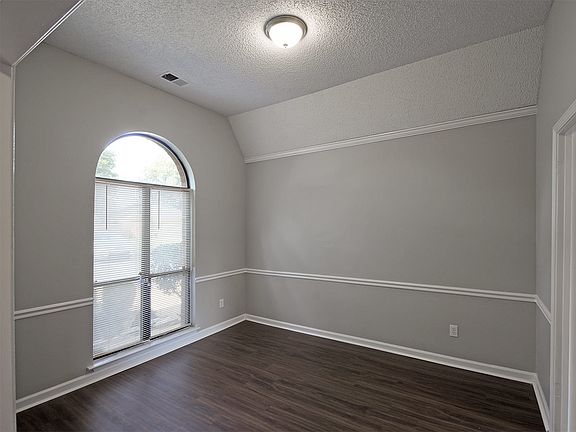 4th image of 7326 Old Dominion Ct
