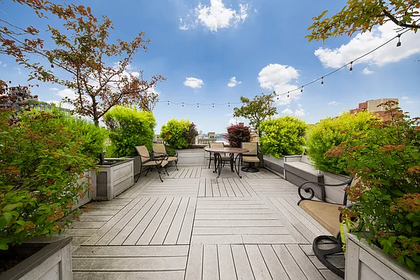 Sold by Compass | media 11