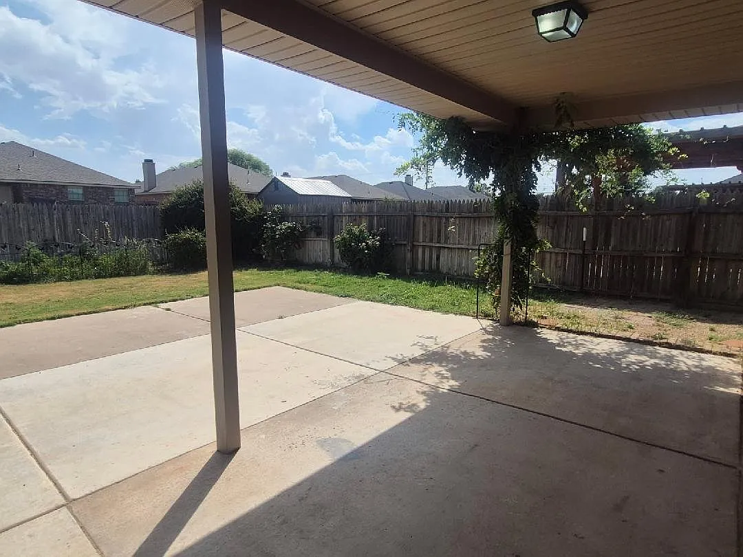 Spacious 4 Bed, 3 Bath Home in Lubbock, TX - Available now - $2500 per month — Photo 2