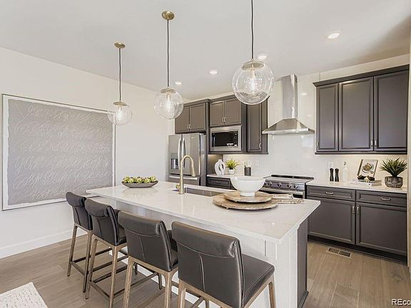 3rd image of 46434 Heritage Avenue