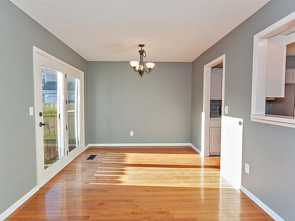 5th image of 11925 Centennial Dr